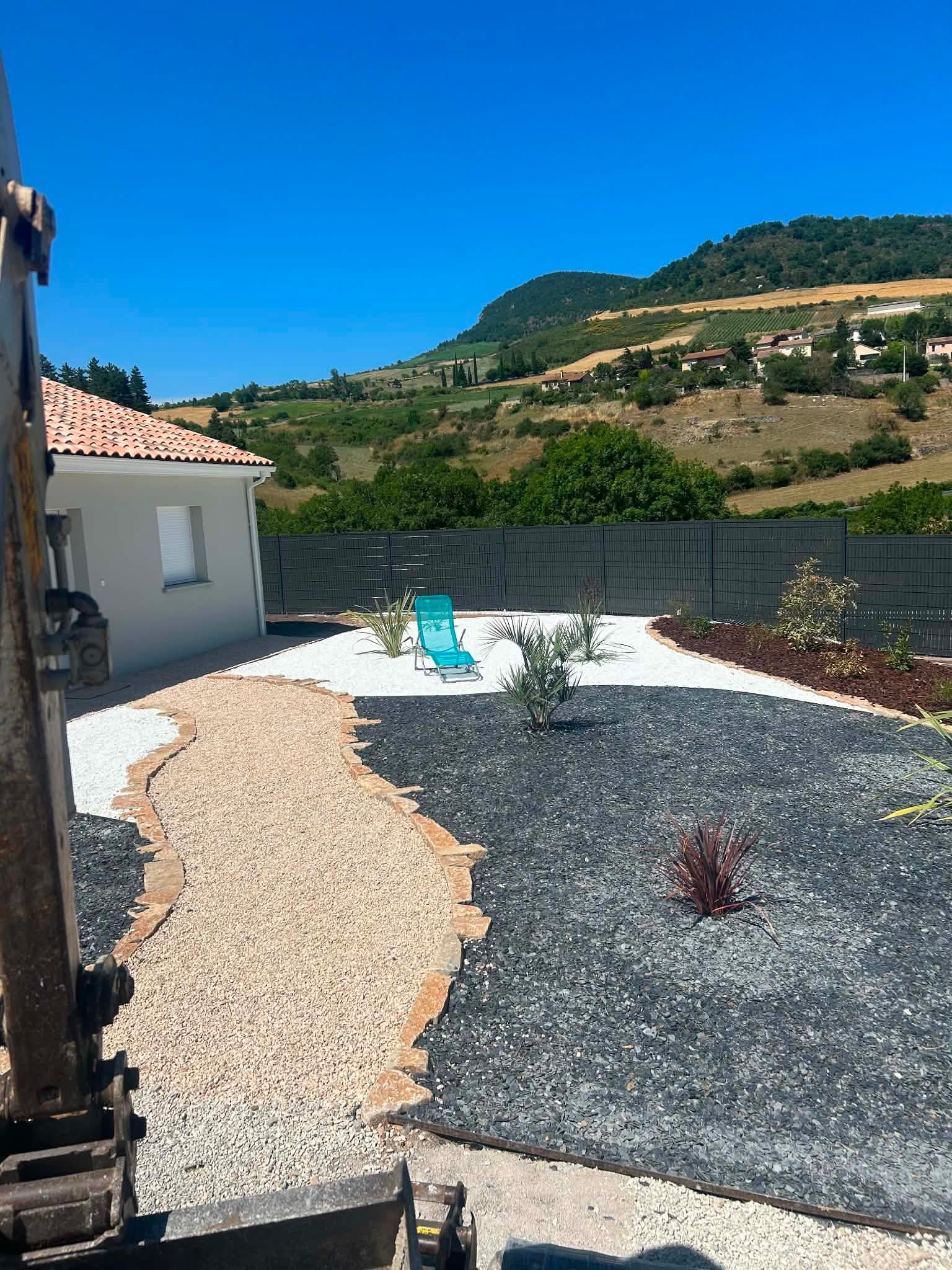 Jardin en graviers bicolores
